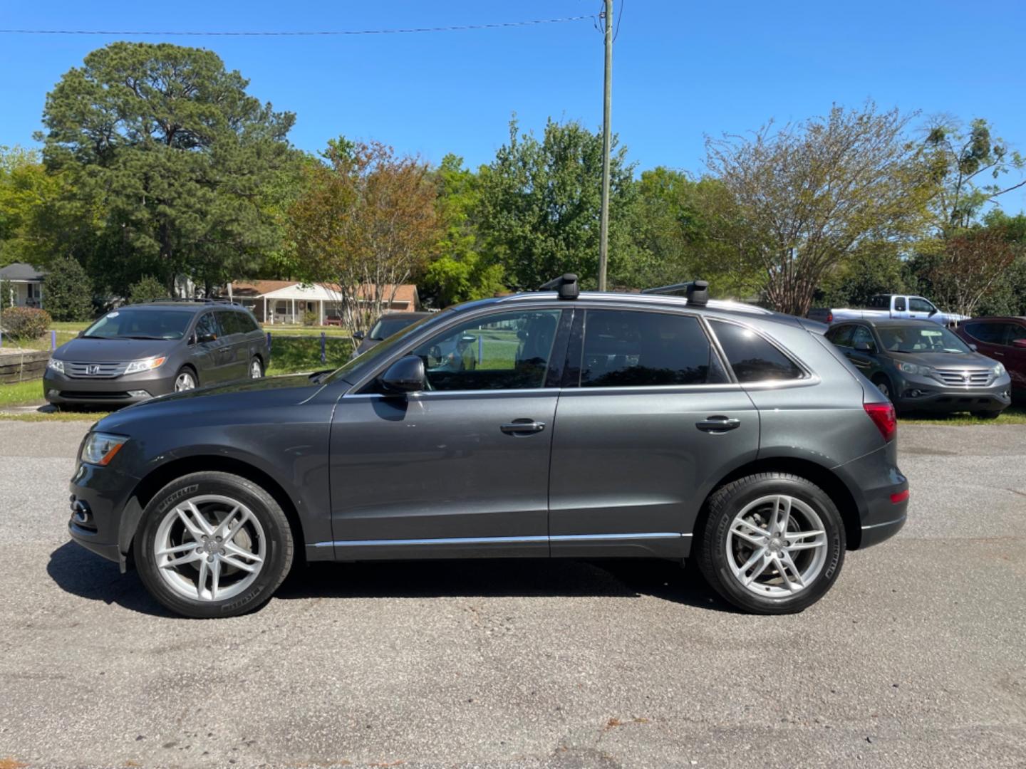 2015 GRAY AUDI Q5 2.0T QUATTRO PREMIUM PLUS (WA1LFAFP1FA) with an 2.0L engine, Automatic transmission, located at 5103 Dorchester Rd., Charleston, SC, 29418-5607, (843) 767-1122, 36.245171, -115.228050 - Photo#3